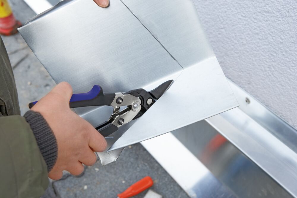 プロやDIY愛好家のための金属用はさみやその他の切断工具 – BESSEY
